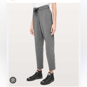 Lululemon on the fly pants in Heathered Black